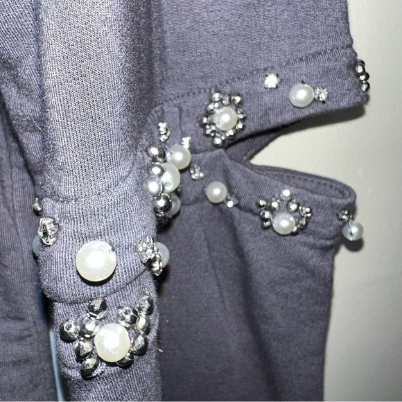 I.N.C. Embellished Pearl and Rhinestone Cutout Elbow Gray Top Size Large - Picture 7 of 11